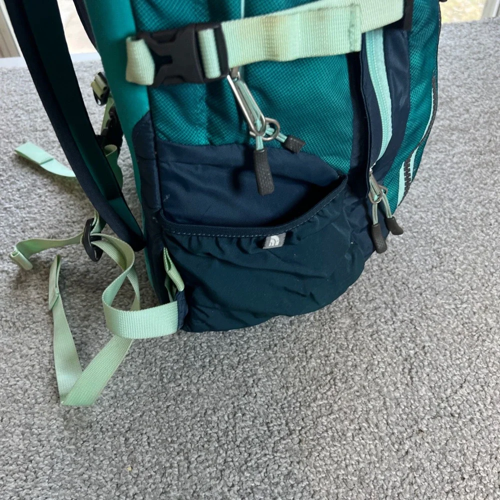 The North Face Recon Backpack Teal Navy Mint Laptop Sleeve Hiking Travel outdoor